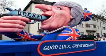 The fools, frauds, fakes and incompetents leading Britain into Brexit suicide
